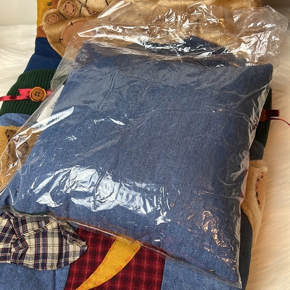 Brand new Patchwork Teddy Bear Quilt and Pillow for Baby Toddler or Child’s Room - Picture 4 of 9